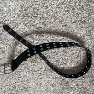 Brandy Melville black double holed belt
